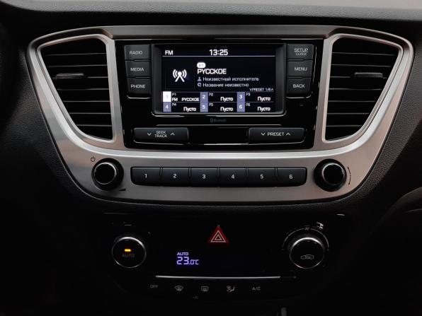 Hyundai Solaris II с пробегом 2019 года, цена 1 290 000 рублей, 117000 км, седан, Автокод Объявления