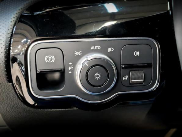 Mercedes-Benz A-Класс IV (W177) с пробегом 2019 года, цена 1 895 000 рублей, 169077 км, хэтчбек, Автокод Объявления