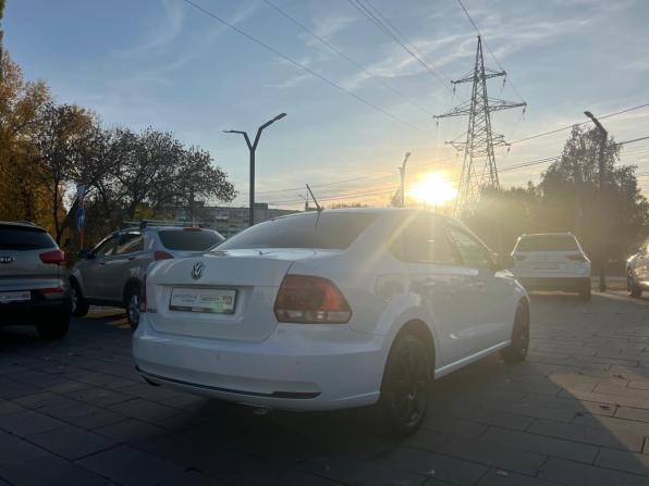 Volkswagen Polo V Рестайлинг с пробегом 2016 года, цена 1 050 000 рублей, 157843 км, седан, Автокод Объявления