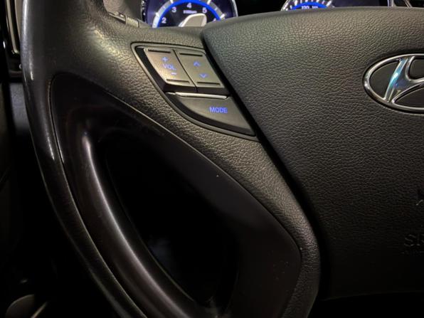 Hyundai Sonata VI (YF) с пробегом 2011 года, цена 949 000 рублей, 213136 км, седан, Автокод Объявления