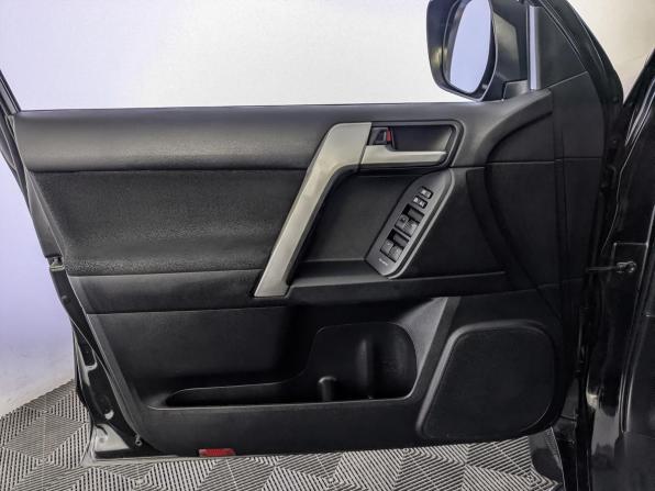 Toyota Land Cruiser Prado 150 Series Рестайлинг 2 с пробегом 2018 года, цена 4 556 500 рублей, 187476 км, внедорожник, Автокод Объявления