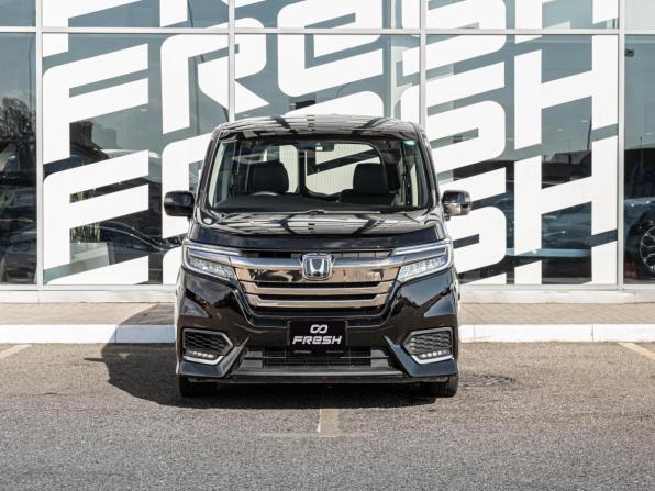 Honda Stepwgn V Рестайлинг с пробегом 2020 года, цена 2 680 000 рублей, 70722 км, минивэн, Автокод Объявления