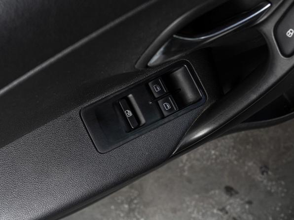 Volkswagen Polo V Рестайлинг с пробегом 2017 года, цена 640 000 рублей, 321460 км, седан, Автокод Объявления