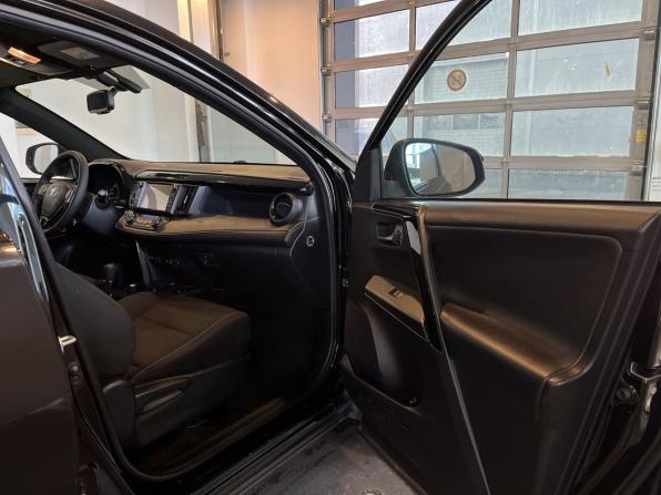Toyota RAV4 IV (XA40) Рестайлинг с пробегом 2019 года, цена 2 794 300 рублей, 124640 км, внедорожник, Автокод Объявления