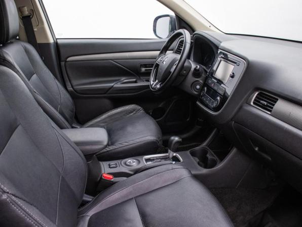 Mitsubishi Outlander III Рестайлинг 2 с пробегом 2015 года, цена 1 289 000 рублей, 288601 км, внедорожник, Автокод Объявления