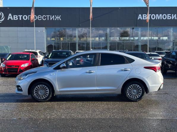 Hyundai Solaris II с пробегом 2018 года, цена 859 000 рублей, 170001 км, седан, Автокод Объявления
