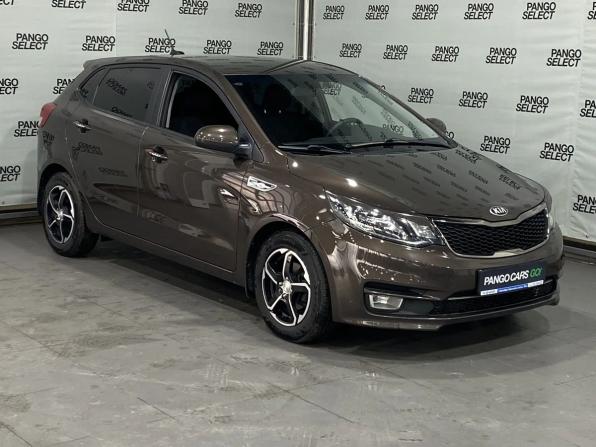 Kia Rio III Рестайлинг с пробегом 2017 года, цена 1 109 000 рублей, 104000 км, хэтчбек, Автокод Объявления
