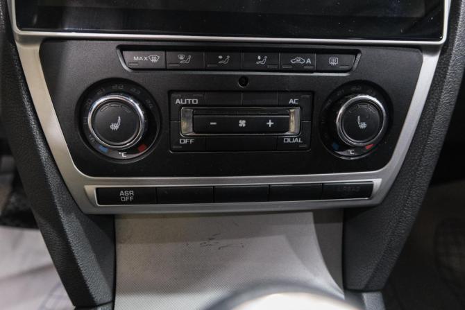 Skoda Octavia II (A5) Рестайлинг с пробегом 2012 года, цена 499 000 рублей, 370000 км, лифтбек, Автокод Объявления