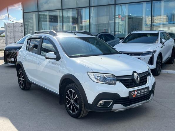 Renault Sandero II Рестайлинг с пробегом 2020 года, цена 1 090 000 рублей, 121227 км, хэтчбек, Автокод Объявления
