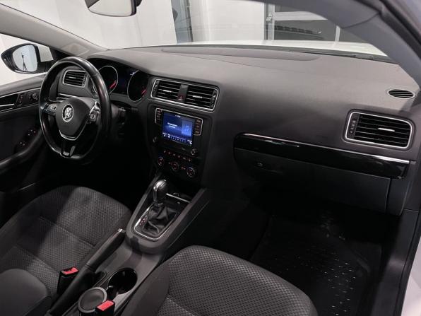 Volkswagen Jetta VI Рестайлинг с пробегом 2018 года, цена 1 470 000 рублей, 101271 км, седан, Автокод Объявления
