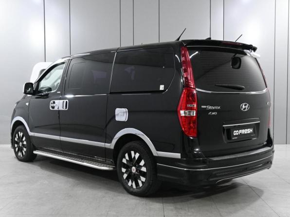 Hyundai Grand Starex I Рестайлинг 2 с пробегом 2018 года, цена 3 549 000 рублей, 83947 км, минивэн, Автокод Объявления