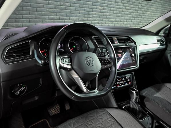 Volkswagen Tiguan II Рестайлинг с пробегом 2021 года, цена 2 785 000 рублей, 37042 км, внедорожник, Автокод Объявления