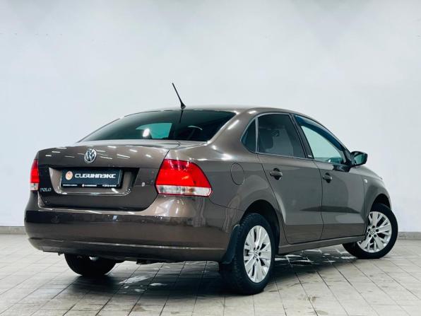 Volkswagen Polo V с пробегом 2014 года, цена 989 000 рублей, 121000 км, седан, Автокод Объявления
