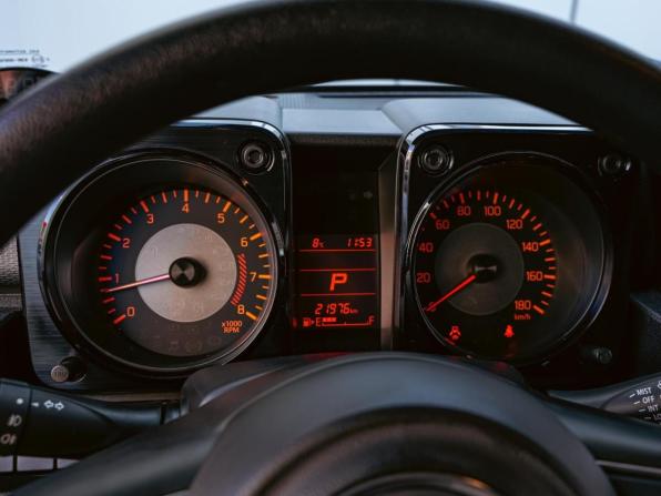 Suzuki Jimny IV с пробегом 2020 года, цена 3 178 000 рублей, 21976 км, внедорожник, Автокод Объявления