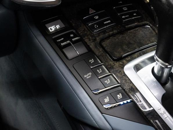 Porsche Cayenne II (958) с пробегом 2011 года, цена 2 369 000 рублей, 179069 км, внедорожник, Автокод Объявления