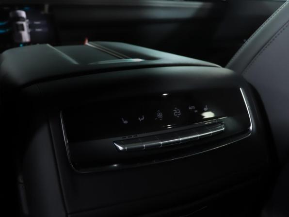 Cadillac Escalade V Рестайлинг с пробегом 2025 года, цена 16 499 000 рублей, 15448 км, внедорожник, Автокод Объявления