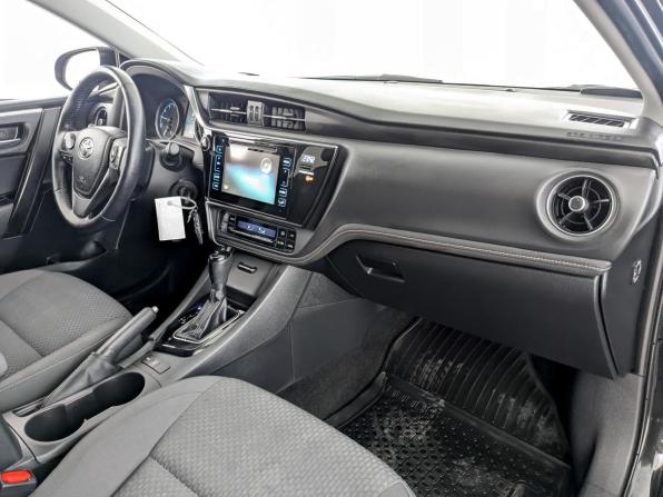 Toyota Corolla XI (E160 E170 E180) Рестайлинг 1 с пробегом 2018 года, цена 1 945 000 рублей, 49594 км, седан, Автокод Объявления