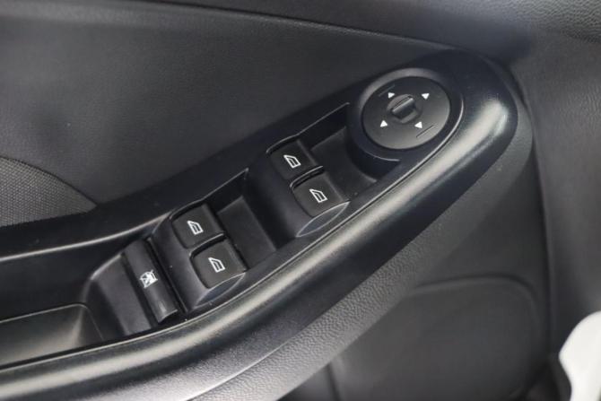 Ford Fiesta Mk6 Рестайлинг с пробегом 2015 года, цена 649 990 рублей, 148893 км, седан, Автокод Объявления