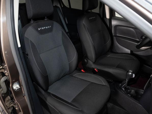 Renault Sandero II Рестайлинг с пробегом 2020 года, цена 1 366 000 рублей, 46031 км, хэтчбек, Автокод Объявления