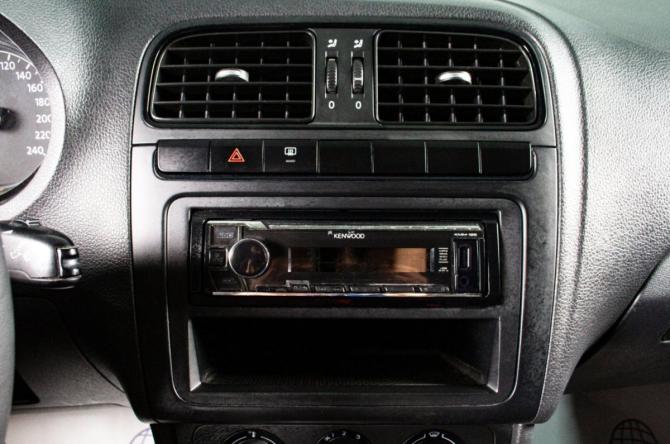Volkswagen Polo V Рестайлинг с пробегом 2015 года, цена 779 000 рублей, 282000 км, седан, Автокод Объявления