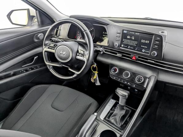 Hyundai Elantra VII (CN7) с пробегом 2022 года, цена 2 010 000 рублей, 69901 км, седан, Автокод Объявления