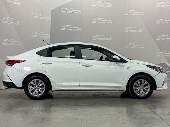 Hyundai Solaris II Рестайлинг с пробегом 2020 года, цена 830 000 рублей, 332494 км, седан, Автокод Объявления