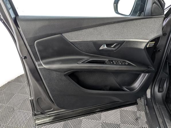 Peugeot 3008 II с пробегом 2019 года, цена 2 220 000 рублей, 76455 км, внедорожник, Автокод Объявления
