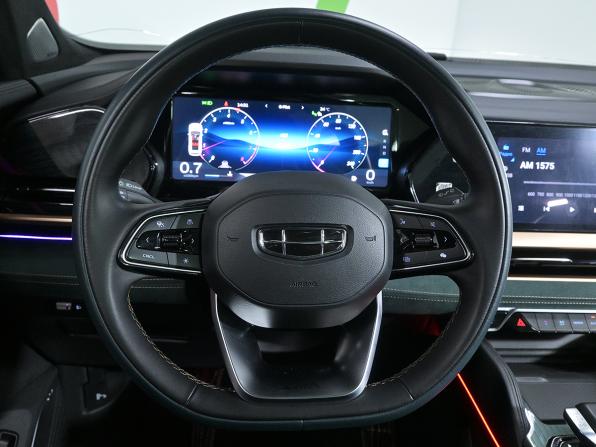 Geely Monjaro I с пробегом 2023 года, цена 3 210 000 рублей, 42038 км, внедорожник, Автокод Объявления
