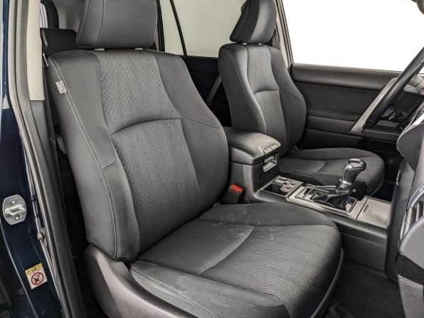 Toyota Land Cruiser Prado 150 Series Рестайлинг 2 с пробегом 2018 года, цена 4 510 000 рублей, 135589 км, внедорожник, Автокод Объявления