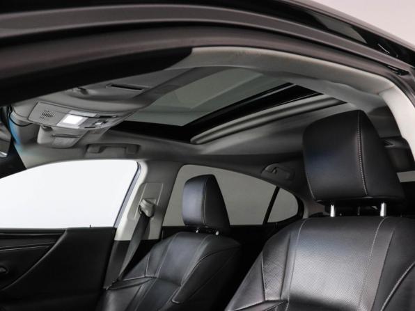 Lexus ES VII с пробегом 2019 года, цена 3 697 000 рублей, 131127 км, седан, Автокод Объявления