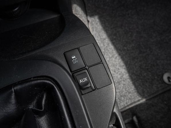 Toyota iQ с пробегом 2013 года, цена 1 070 000 рублей, 126920 км, хэтчбек, Автокод Объявления