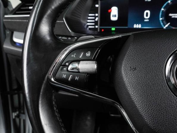 Skoda Octavia IV (A8) с пробегом 2021 года, цена 2 169 000 рублей, 120426 км, лифтбек, Автокод Объявления