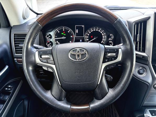 Toyota Land Cruiser 200 Series Рестайлинг 2 с пробегом 2018 года, цена 6 400 000 рублей, 242022 км, внедорожник, Автокод Объявления