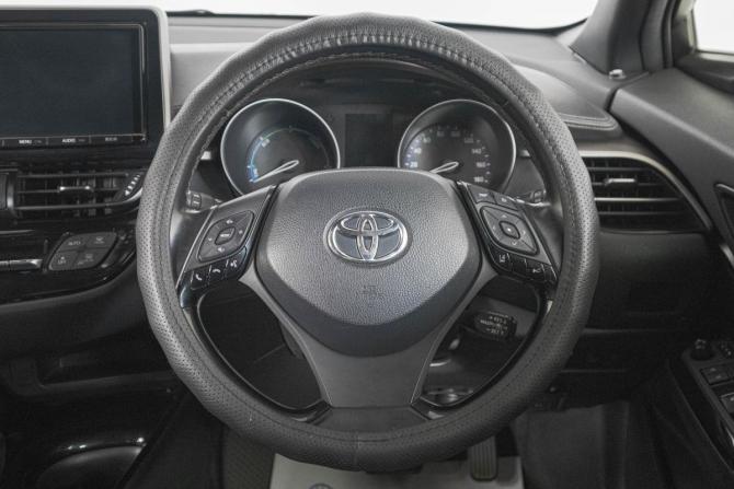 Toyota C-HR I с пробегом 2017 года, цена 2 359 000 рублей, 160000 км, внедорожник, Автокод Объявления