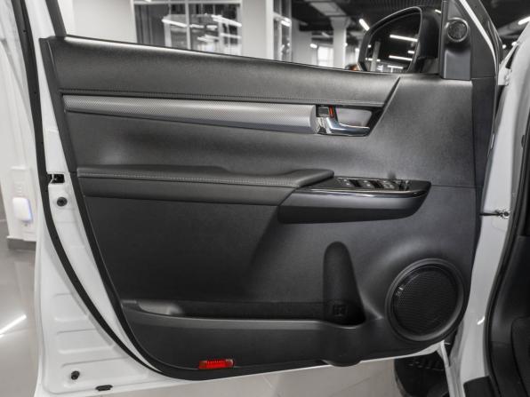 Toyota Hilux VIII Рестайлинг 2 с пробегом 2025 года, цена 7 750 000 рублей, 27 км, пикап, Автокод Объявления