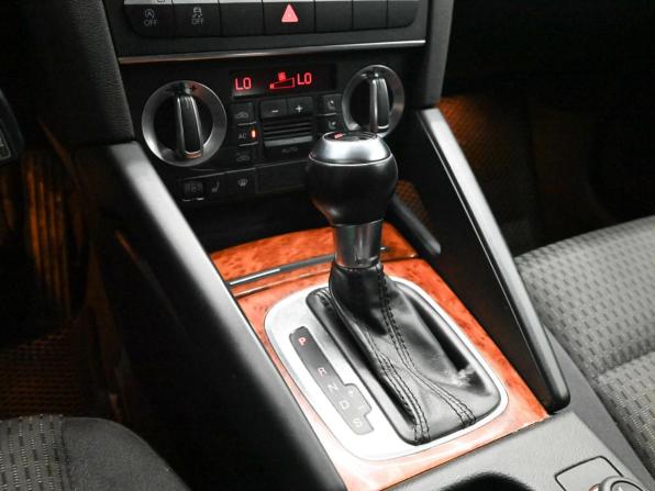 Audi A3 II (8P) Рестайлинг 2 с пробегом 2012 года, цена 985 000 рублей, 168860 км, хэтчбек, Автокод Объявления