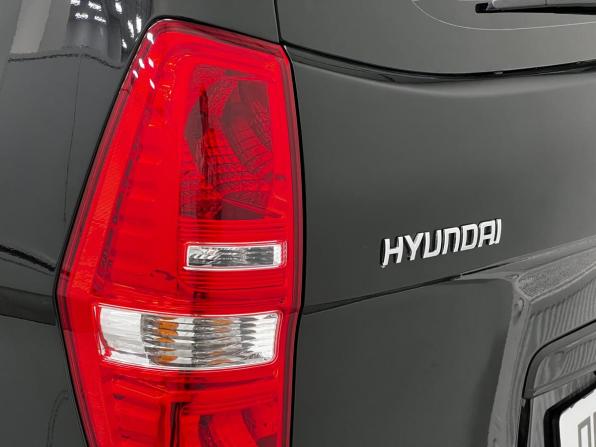 Hyundai H-1 II Рестайлинг 2 с пробегом 2018 года, цена 2 550 000 рублей, 175000 км, минивэн, Автокод Объявления