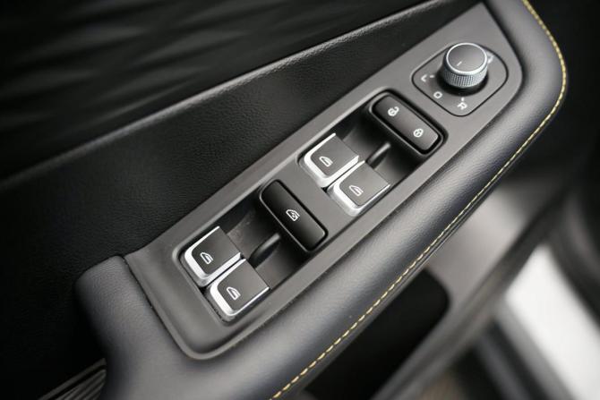 Geely Coolray I Рестайлинг 2 с пробегом 2025 года, цена 2 445 000 рублей, 9200 км, внедорожник, Автокод Объявления