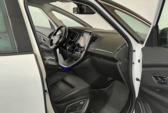 Renault Scenic IV с пробегом 2018 года, цена 1 550 000 рублей, 224940 км, компактвэн, Автокод Объявления