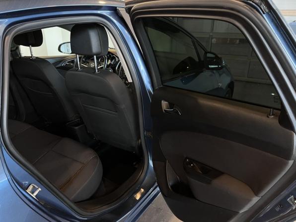 Opel Astra J Рестайлинг с пробегом 2013 года, цена 722 000 рублей, 176100 км, седан, Автокод Объявления