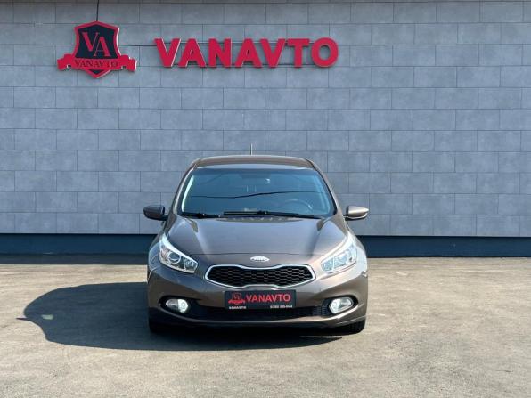 Kia Ceed II с пробегом 2013 года, цена 935 000 рублей, 195742 км, хэтчбек, Автокод Объявления