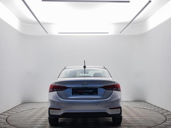 Hyundai Solaris II с пробегом 2018 года, цена 970 000 рублей, 174795 км, седан, Автокод Объявления