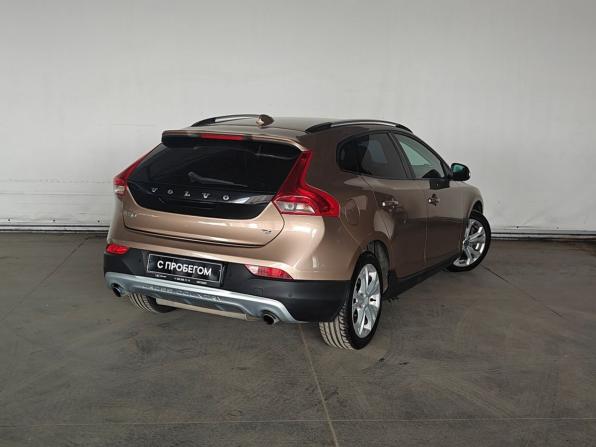 Volvo V40 II с пробегом 2013 года, цена 985 000 рублей, 287336 км, хэтчбек, Автокод Объявления