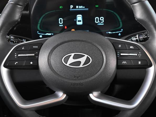 Hyundai Elantra VII (CN7) Рестайлинг с пробегом 2024 года, цена 2 250 000 рублей, 15621 км, седан, Автокод Объявления