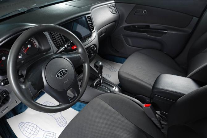Kia Rio II Рестайлинг с пробегом 2010 года, цена 679 000 рублей, 180000 км, седан, Автокод Объявления