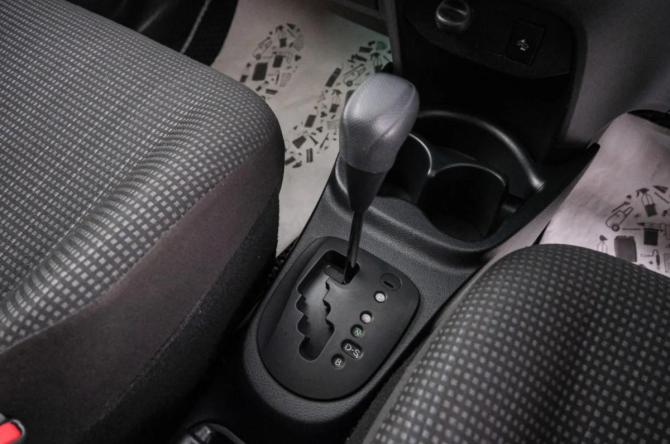 Toyota Vitz III (XP130) Рестайлинг 2 с пробегом 2019 года, цена 959 000 рублей, 102500 км, хэтчбек, Автокод Объявления