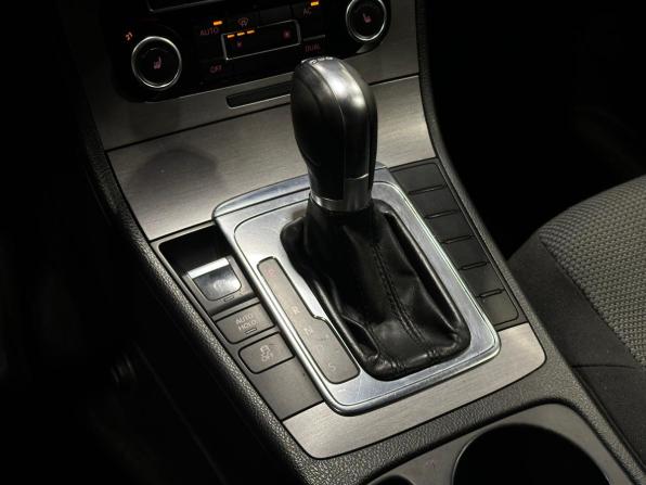 Volkswagen Passat B7 с пробегом 2011 года, цена 1 040 000 рублей, 223888 км, седан, Автокод Объявления