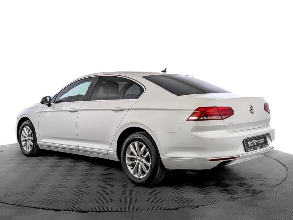 Volkswagen Passat B8 с пробегом 2019 года, цена 2 190 000 рублей, 116847 км, седан, Автокод Объявления