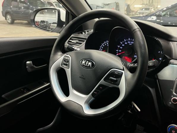 Kia Rio III Рестайлинг с пробегом 2016 года, цена 1 065 000 рублей, 76537 км, седан, Автокод Объявления