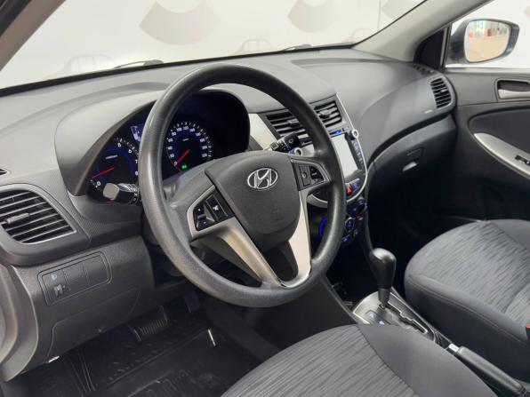 Hyundai Solaris I Рестайлинг с пробегом 2015 года, цена 900 000 рублей, 208239 км, седан, Автокод Объявления